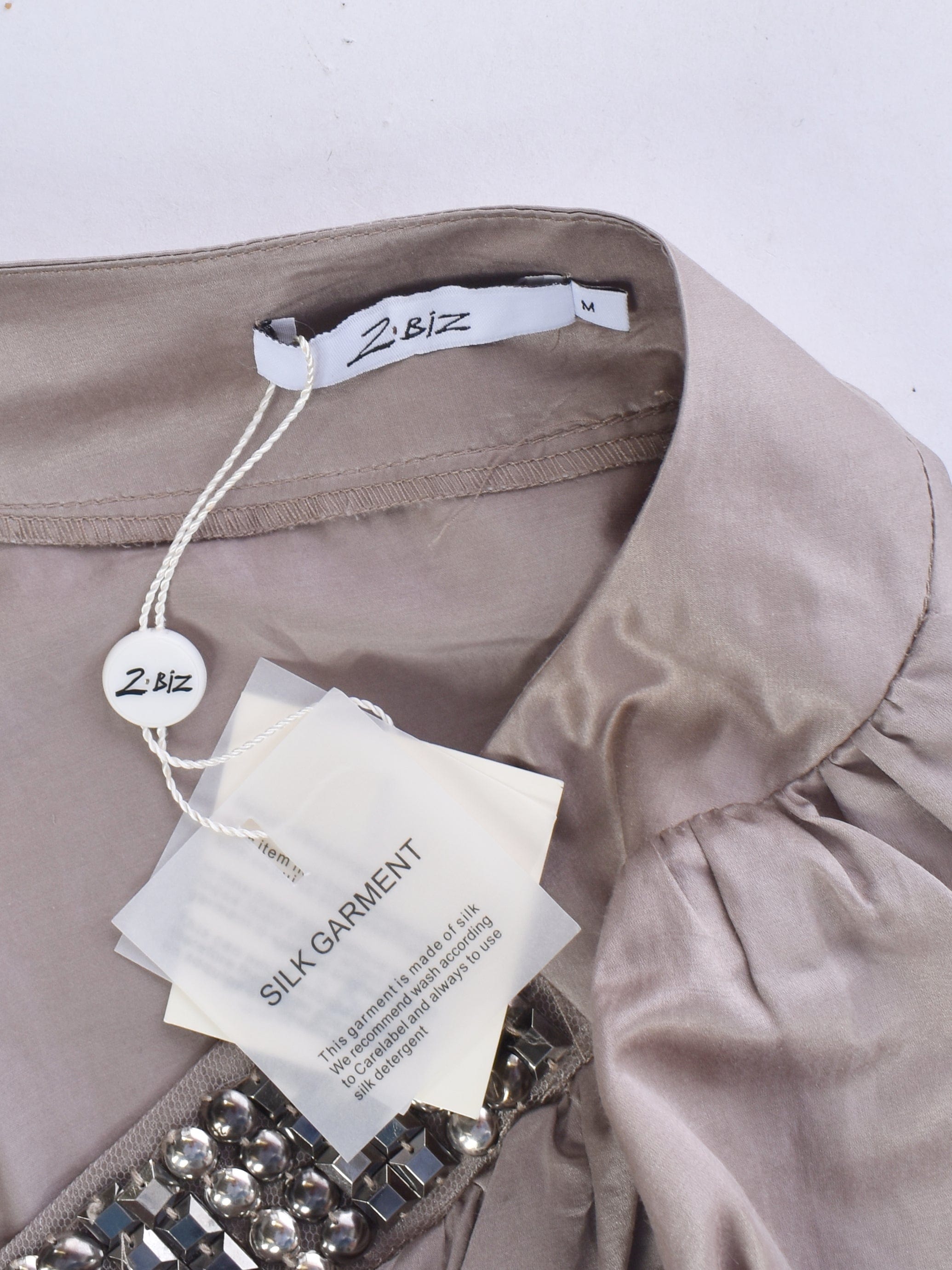 2-Biz Kjole - M / Beige / Kvinde - SassyLAB Secondhand