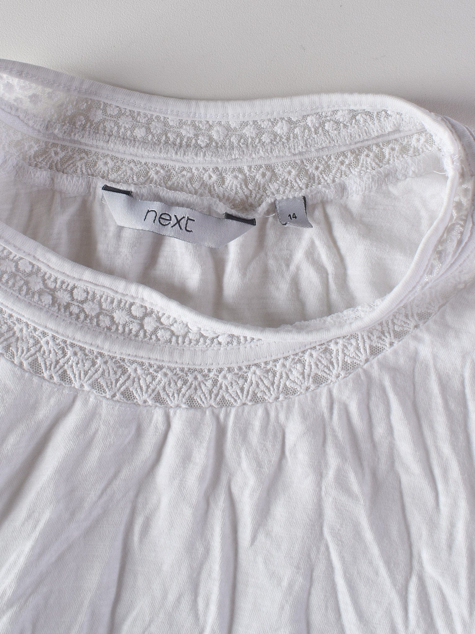 Next T-Shirt - 42 / Hvid / Kvinde - SassyLAB Secondhand