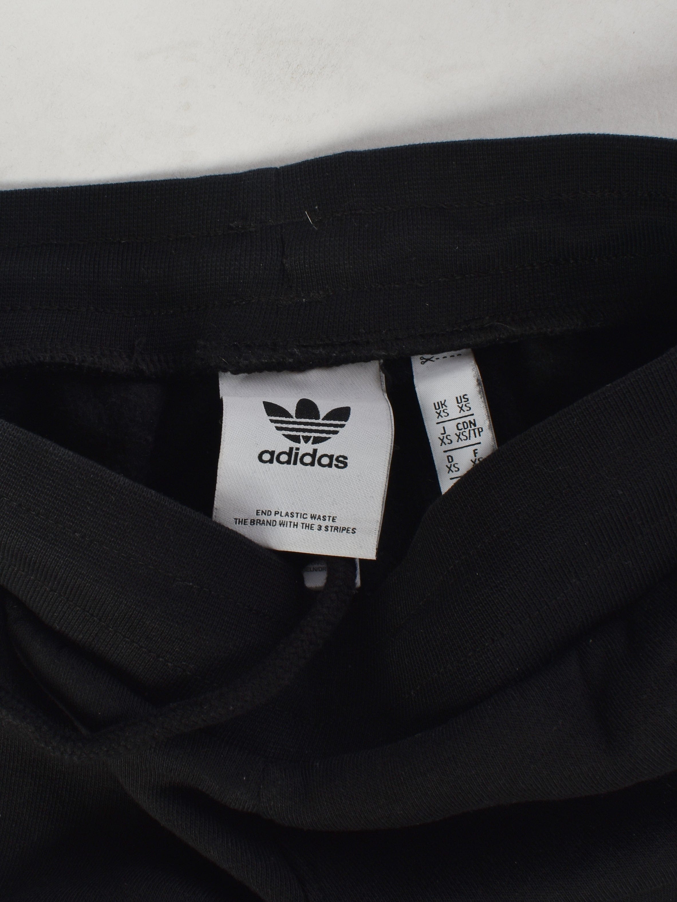 Bukser fra Adidas - SassyLAB Secondhand
