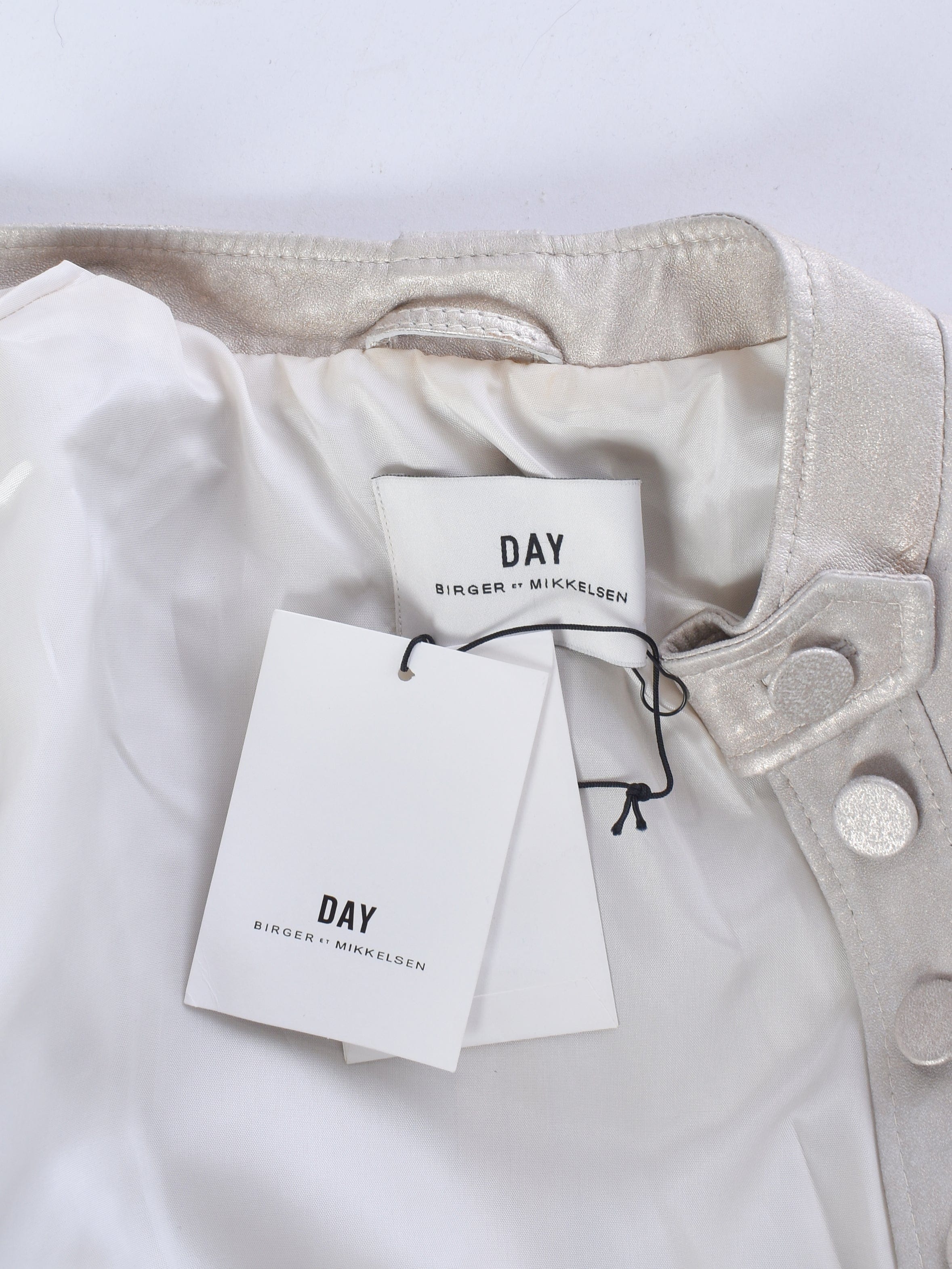 DAY Birger et Mikkelsen Jakke - 34 / Hvid / Kvinde - SassyLAB Secondhand