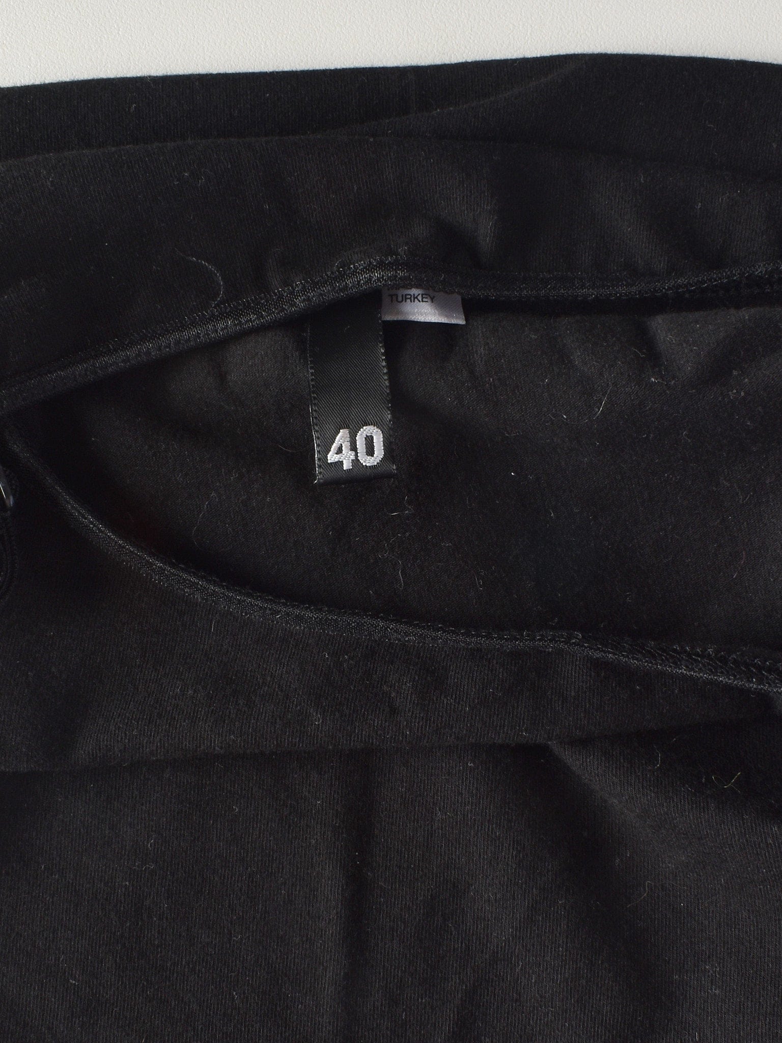 Divided Top - 40 / Sort / Kvinde - SassyLAB Secondhand