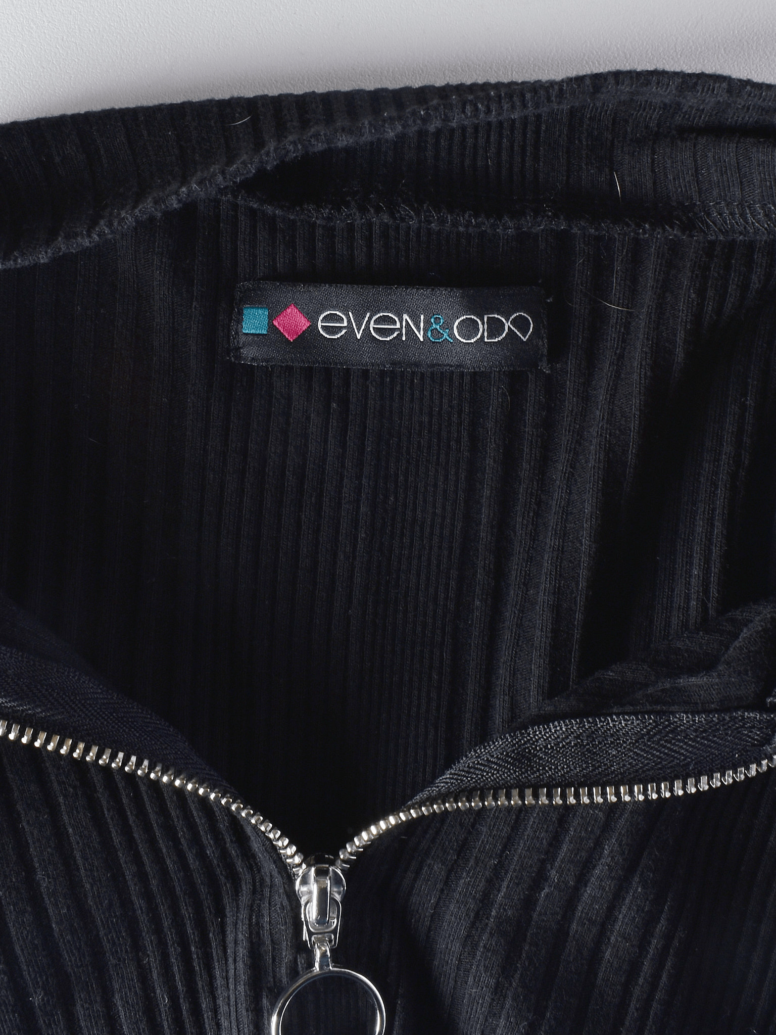 Even&Odd Bluse - L / Sort / Kvinde - SassyLAB Secondhand