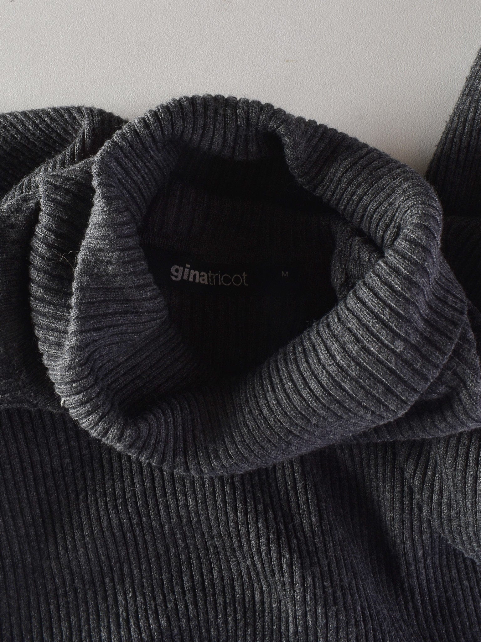 Gina Tricot Shape Kjole - M / Grå / Kvinde - SassyLAB Secondhand