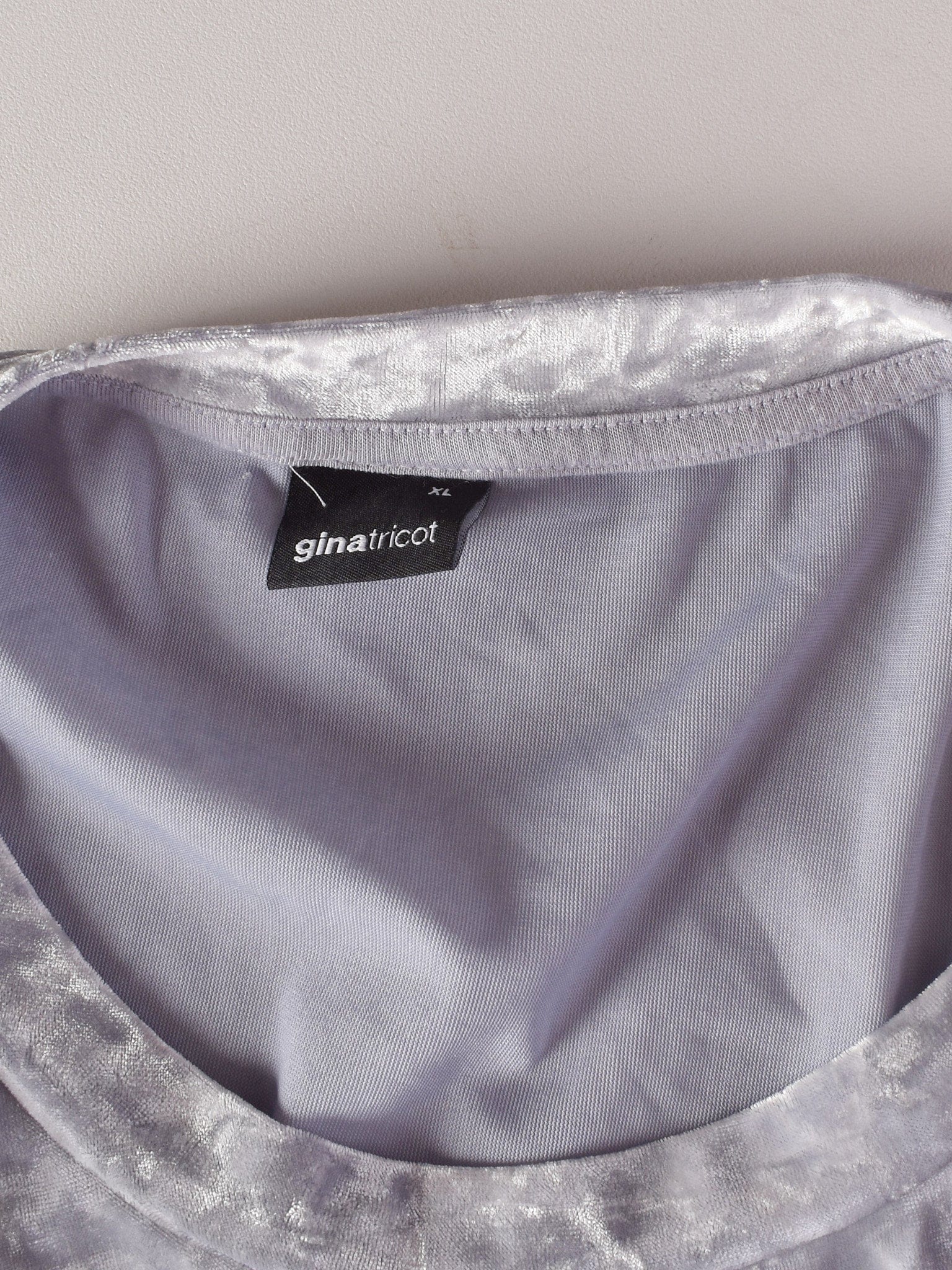 Gina Tricot T-Shirt - XL / Grå / Kvinde - SassyLAB Secondhand