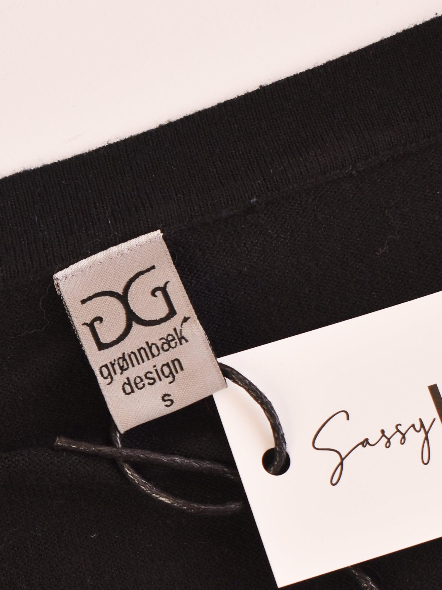 Grønnbæk Design Cardigan - S / Sort / Kvinde - SassyLAB Secondhand