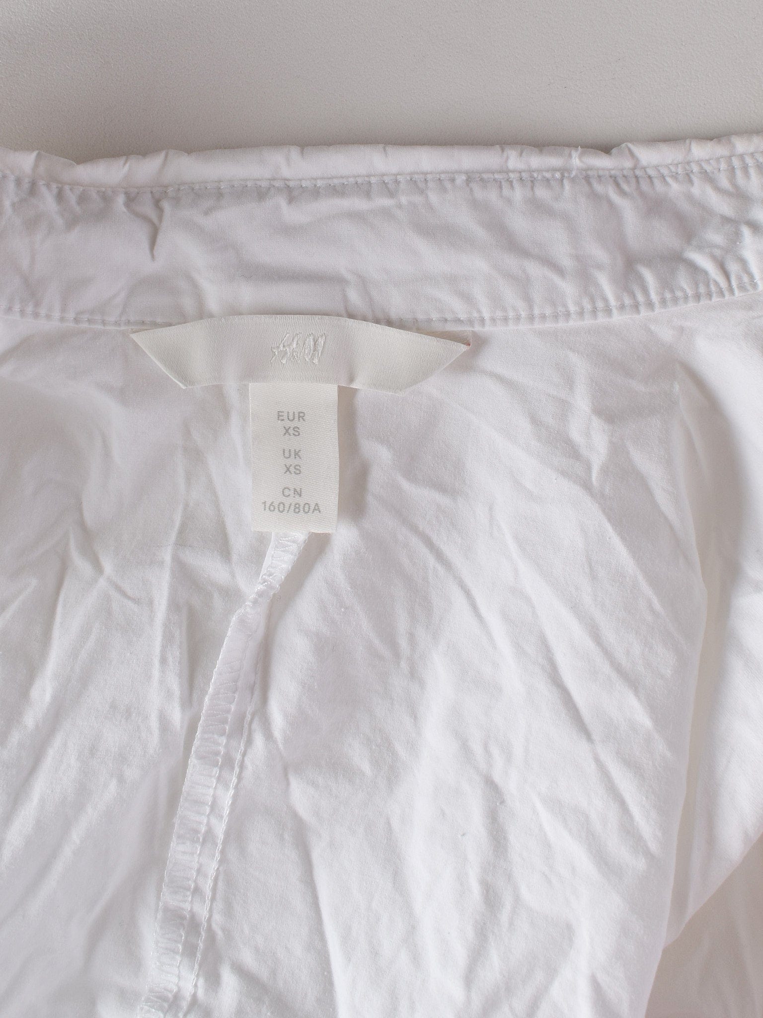 H&M Skjorte - XS / Hvid / Kvinde - SassyLAB Secondhand
