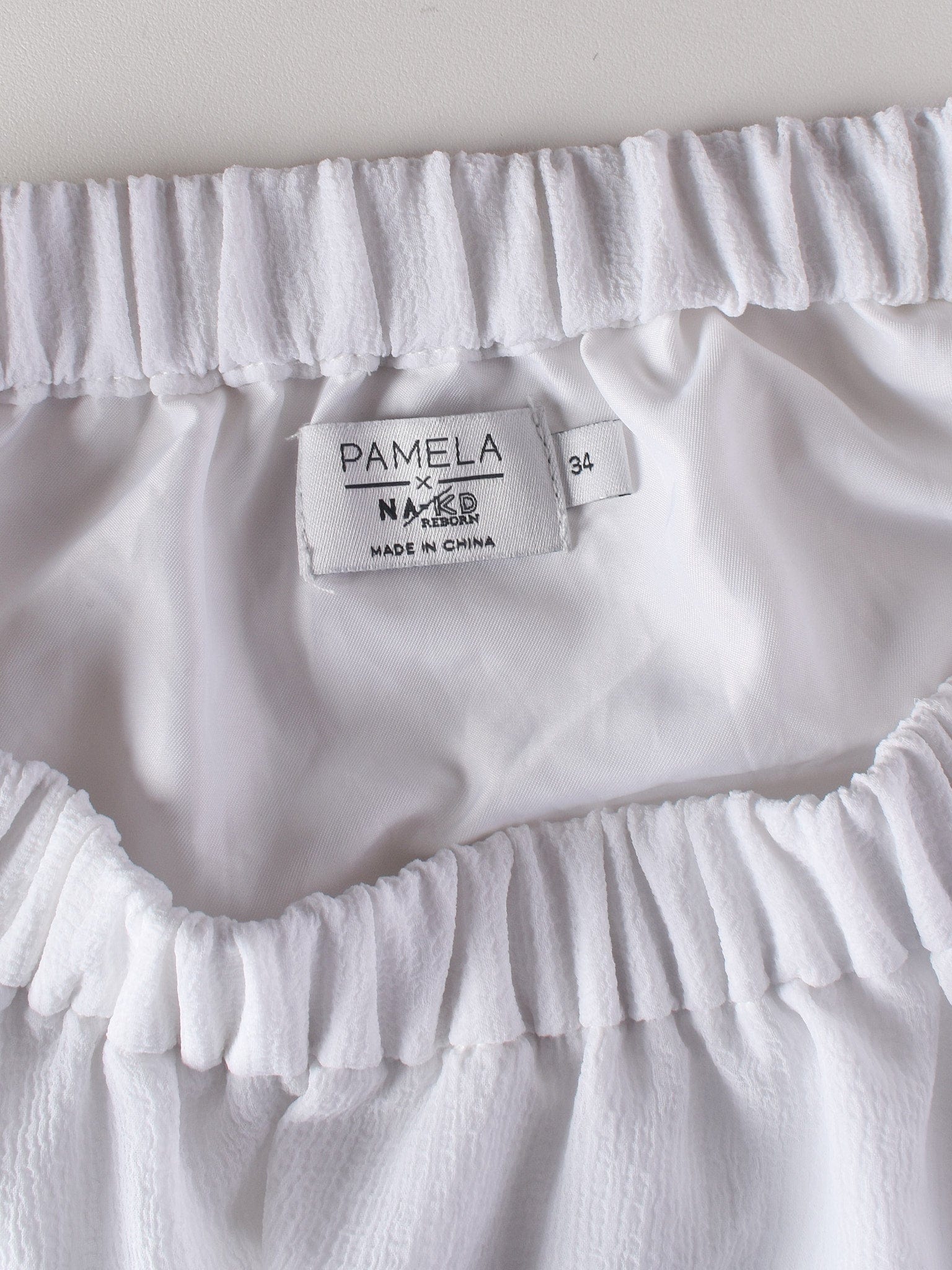 NA-KD Nederdel - 34 / Hvid / Kvinde - SassyLAB Secondhand