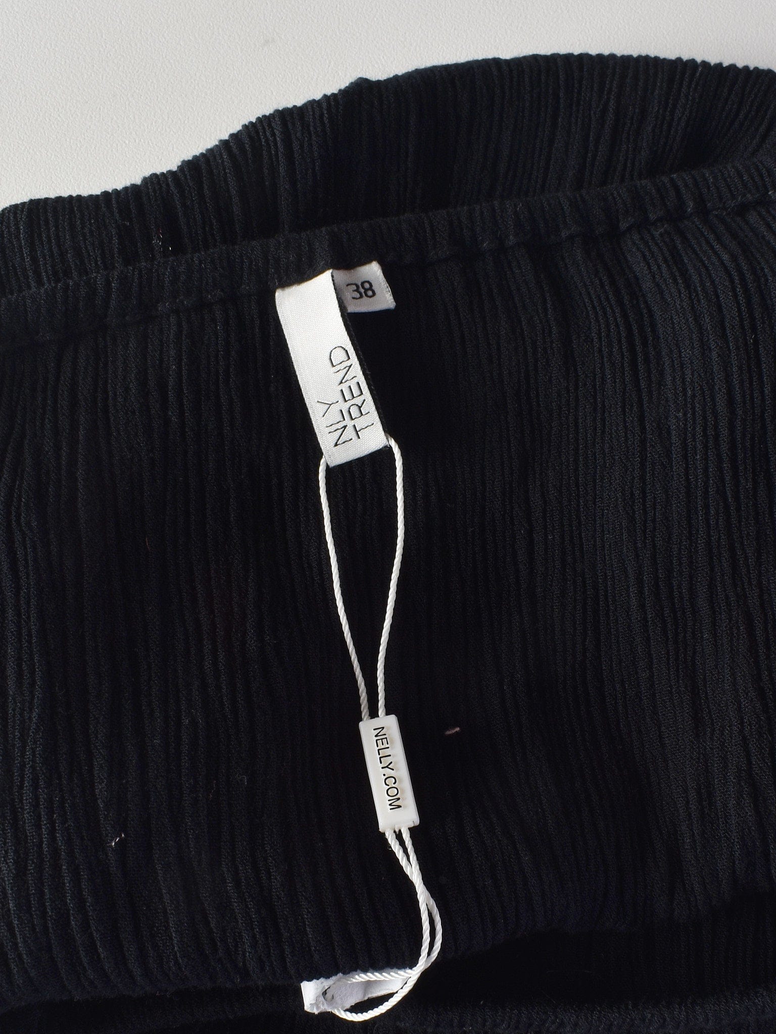 Nelly Trend Kjole - 38 / Sort / Kvinde - SassyLAB Secondhand