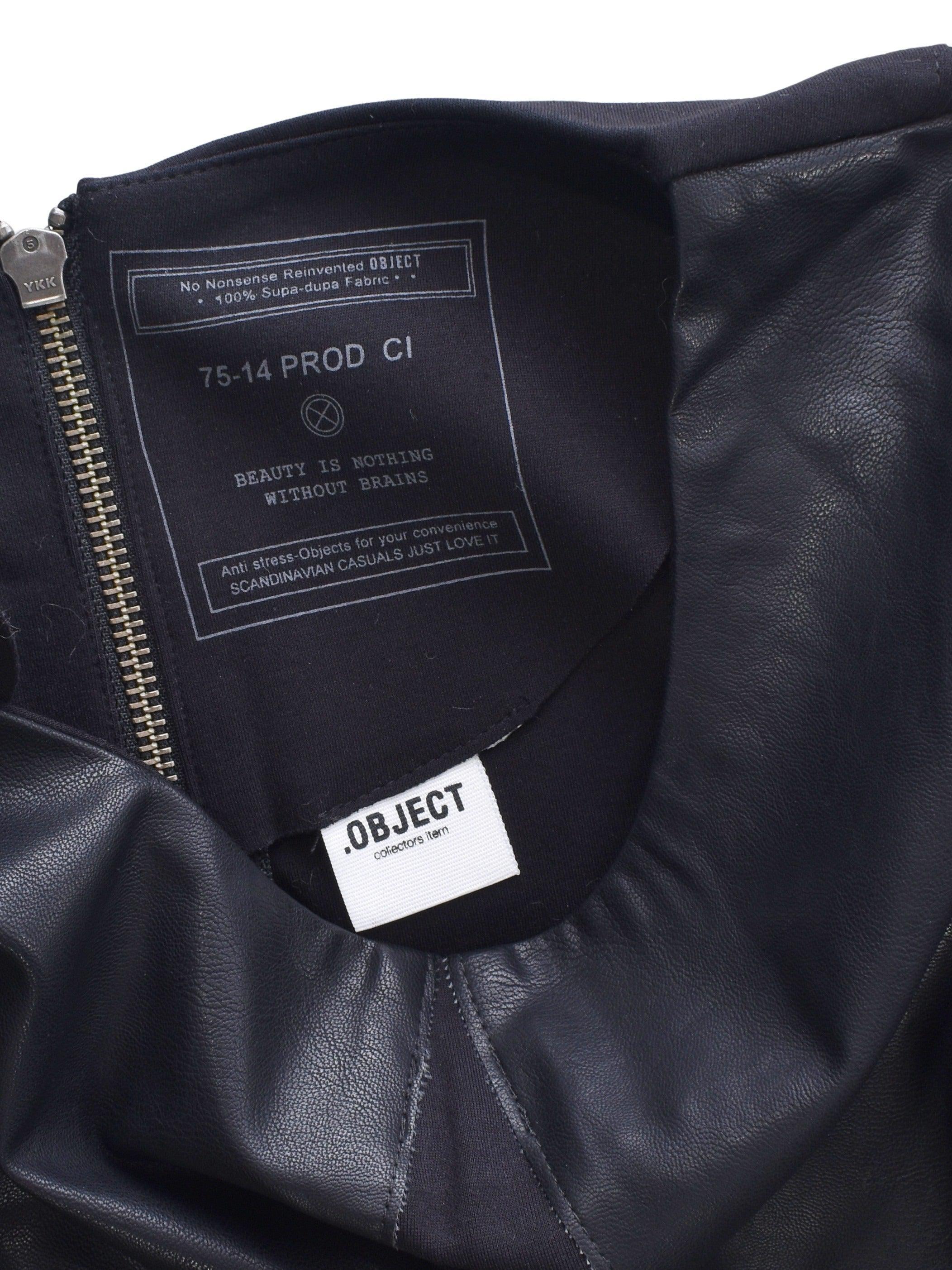 Object Bluse - M / Sort / Kvinde - SassyLAB Secondhand