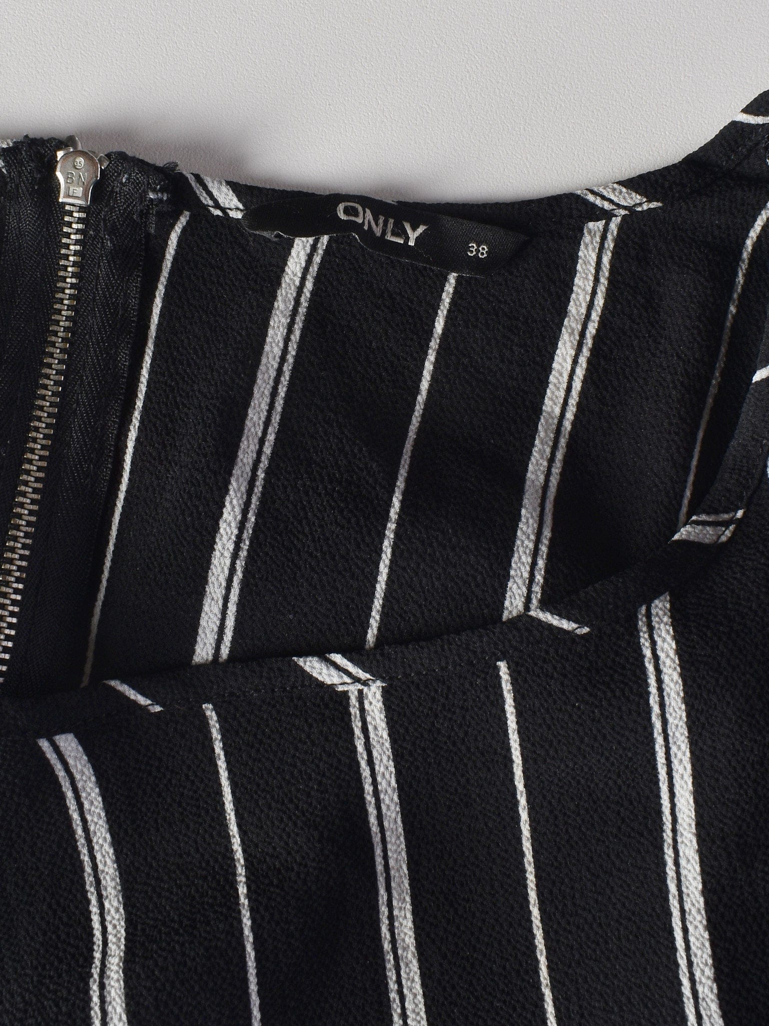 Only Bluse - 38 / Sort / Kvinde - SassyLAB Secondhand