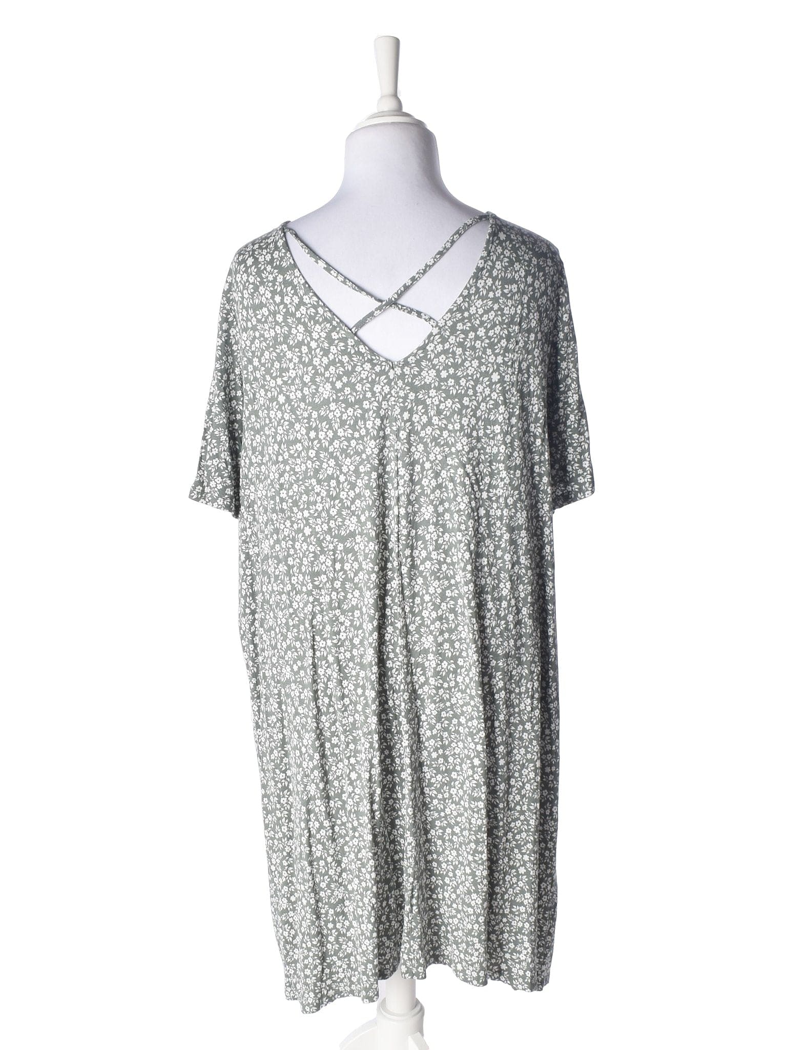 ONLY Carmakoma Kjole - 50/52 / Blomstret / Kvinde - SassyLAB Secondhand