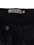 Pieces Jeans - M / Sort / Kvinde - SassyLAB Secondhand
