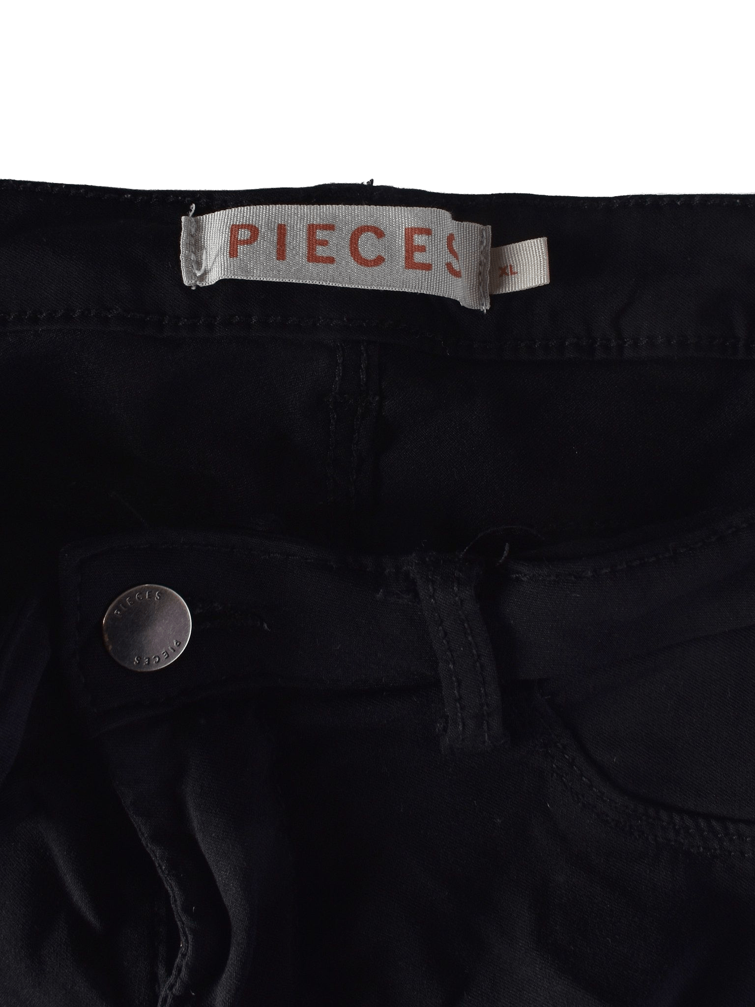 Pieces Jeans - M / Sort / Kvinde - SassyLAB Secondhand