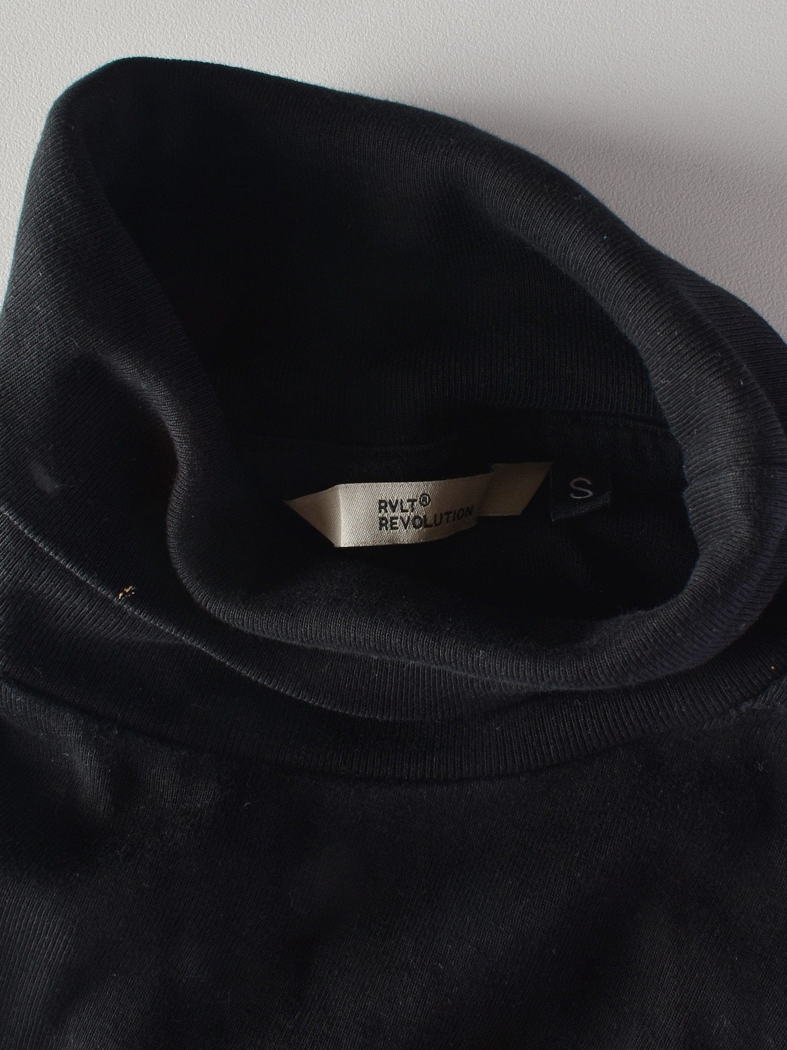 Revolution Bluse - S / Sort / Kvinde - SassyLAB Secondhand