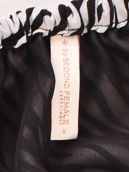 Second Female Top - S / Dyreprint / Kvinde - SassyLAB Secondhand