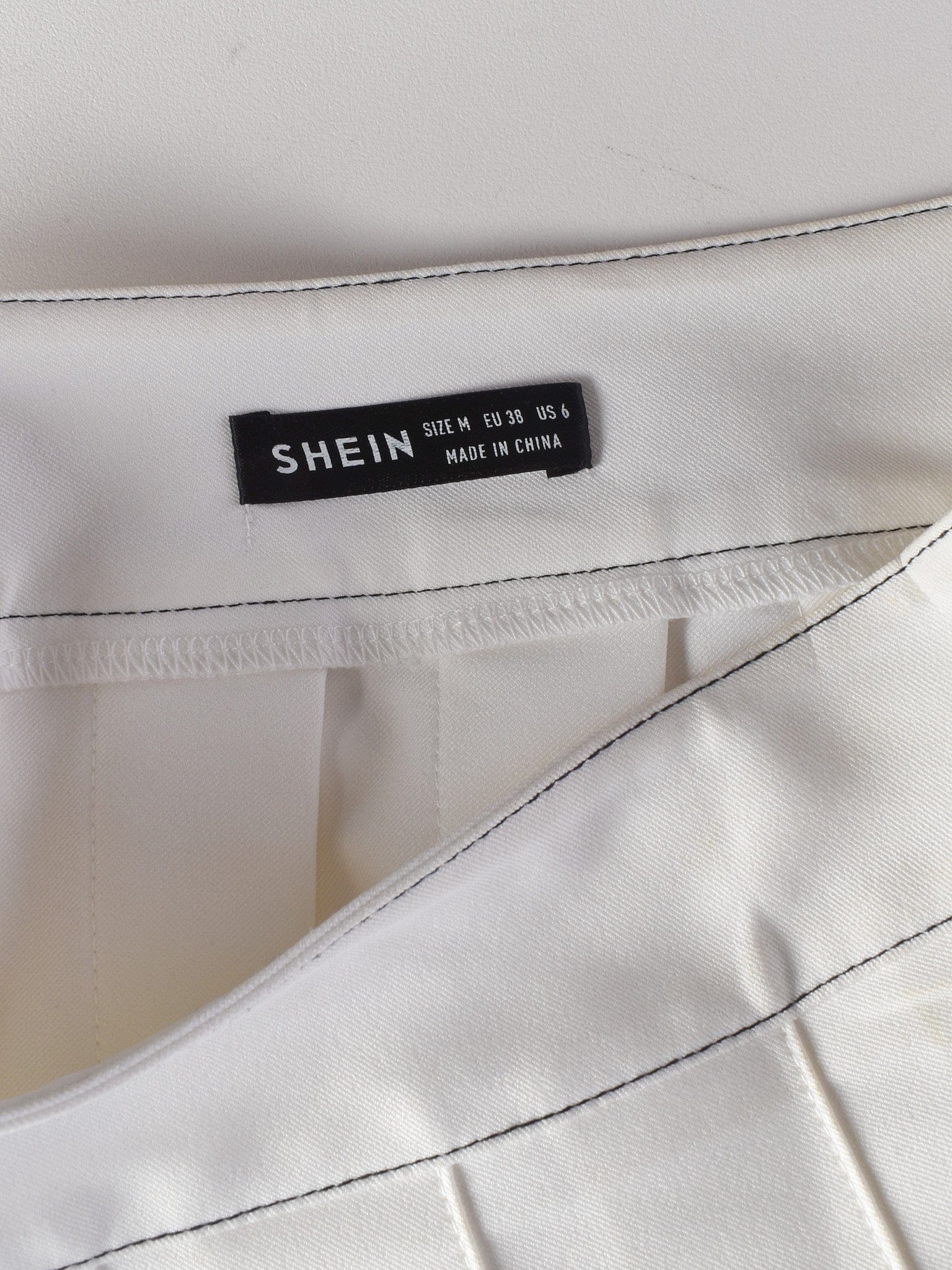 Shein Nederdel - M / Hvid / Kvinde - SassyLAB Secondhand