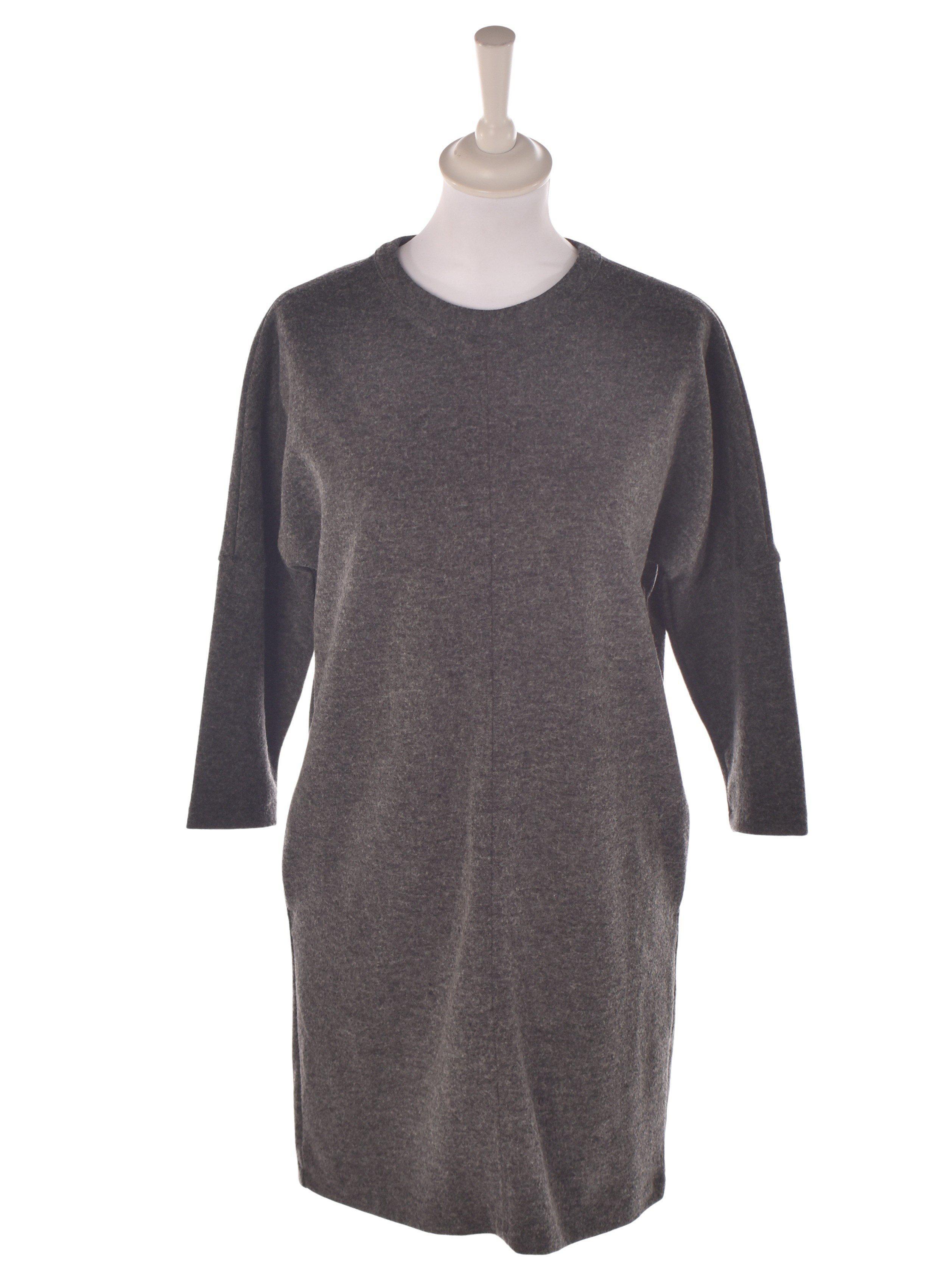 Uniqlo Kjole - XS / Grå / Kvinde - SassyLAB Secondhand