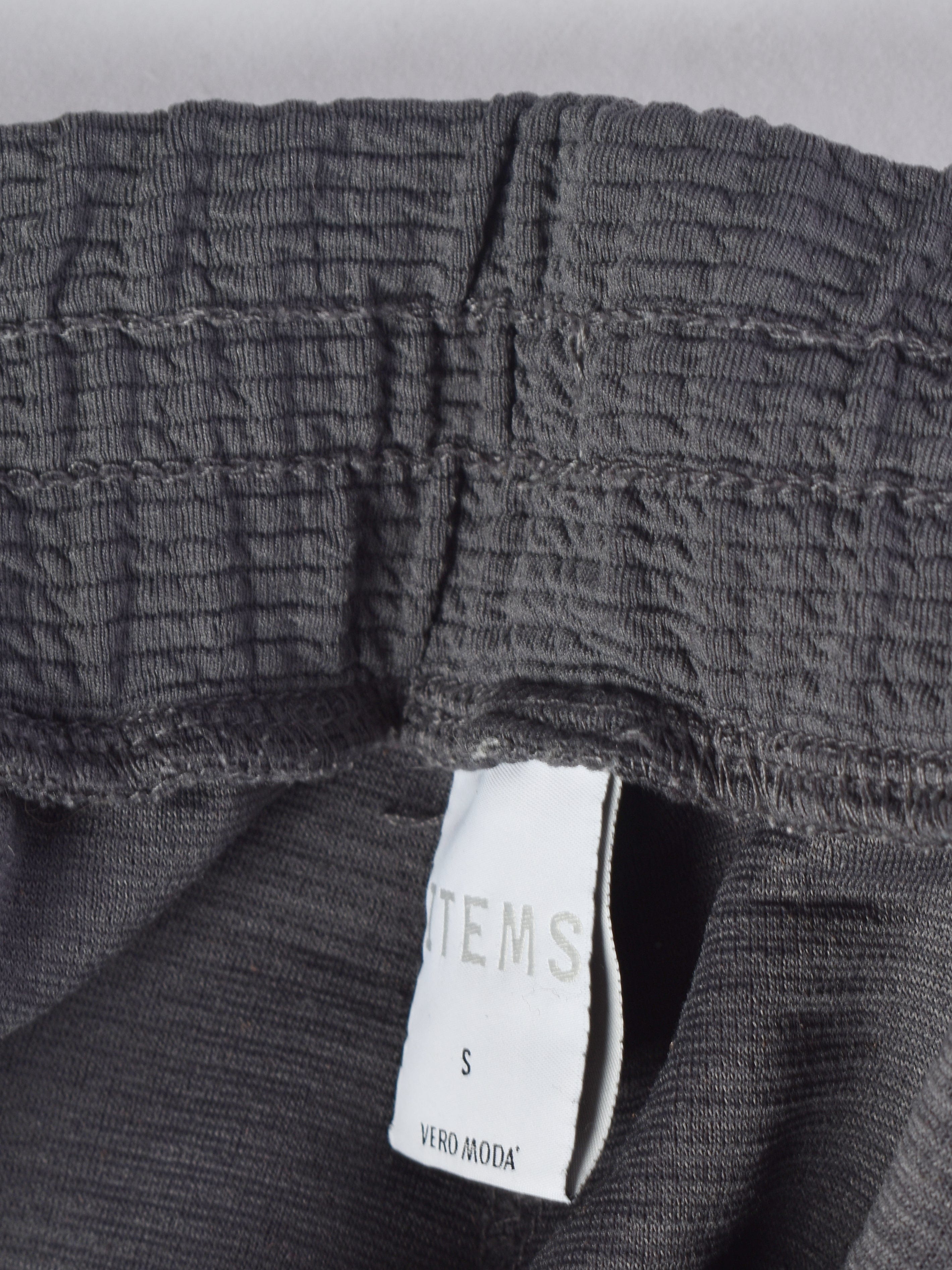 Vero Moda Bukser - S / Grå / Kvinde - SassyLAB Secondhand