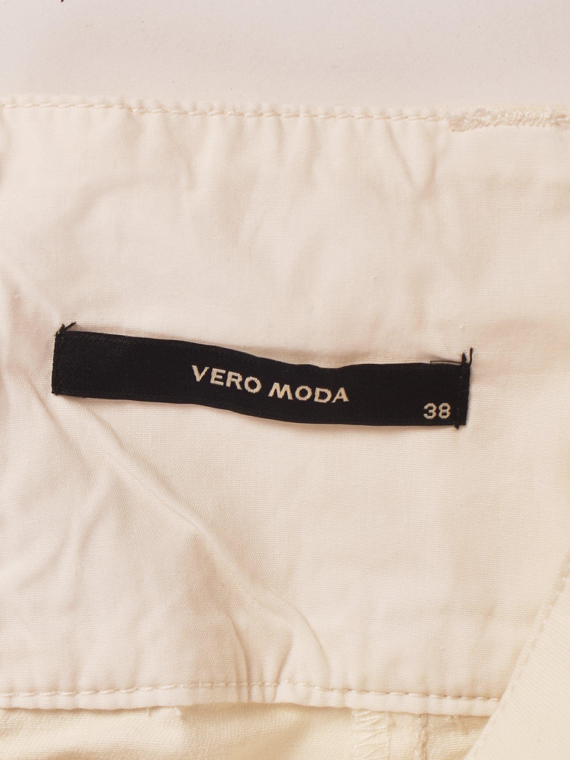 Vero Moda Nederdel - 38 / Hvid / Kvinde - SassyLAB Secondhand