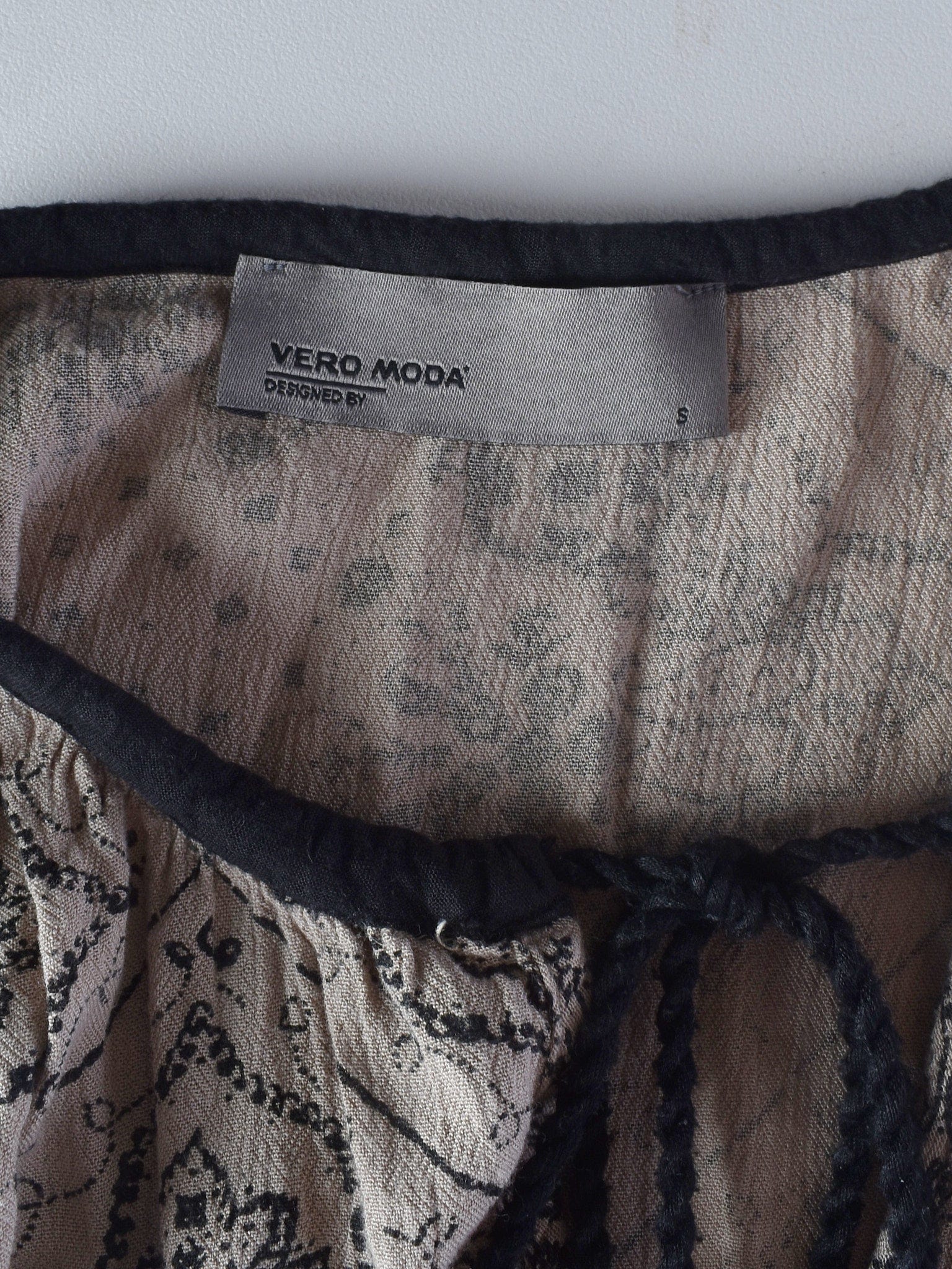 VERO MODA Top - S / Beige / Kvinde - SassyLAB Secondhand