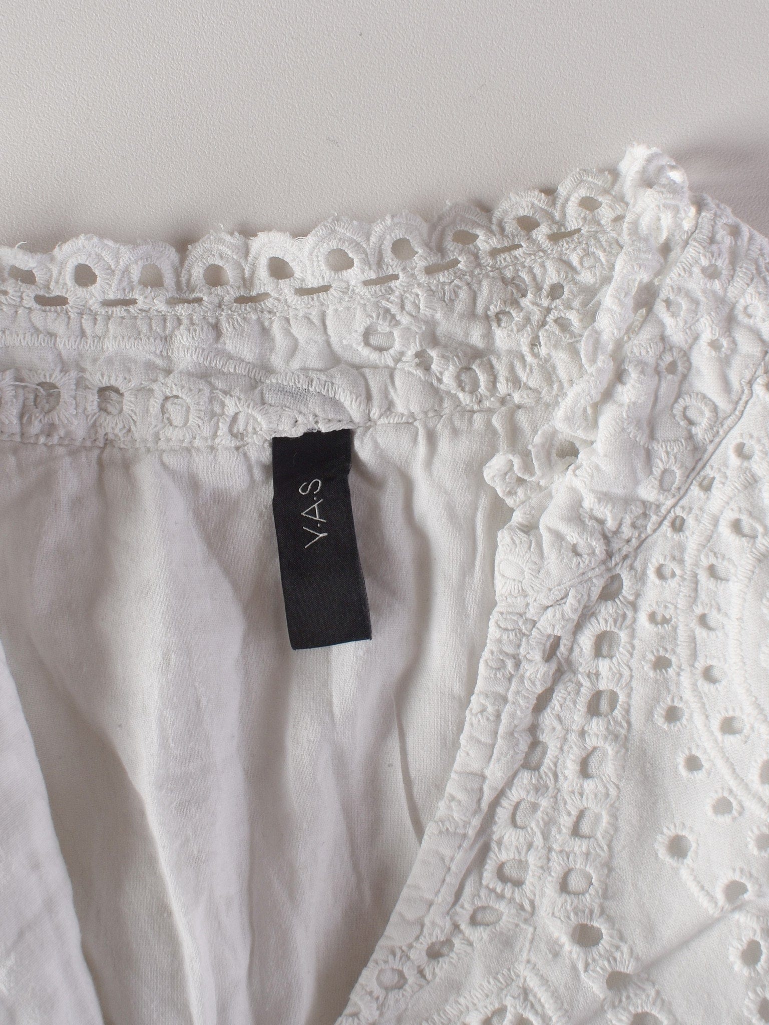 Y.A.S T-Shirt - S / Hvid / Kvinde - SassyLAB Secondhand